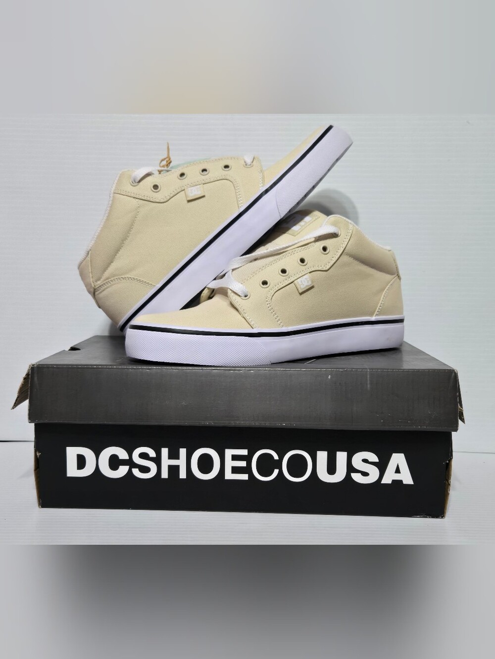 DC Shoes Anvil Mids Size 10